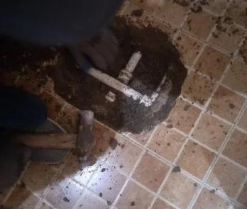 广平卫生间漏水维修公司为您分享下卫生间渗水如何处理及注意事项